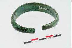 Foto von Bronzemelonenarmreif (NHMW-PRAE-025032)